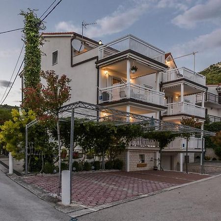 Apartments Luka - Trogir, Marina 150M From The Beach Εξωτερικό φωτογραφία