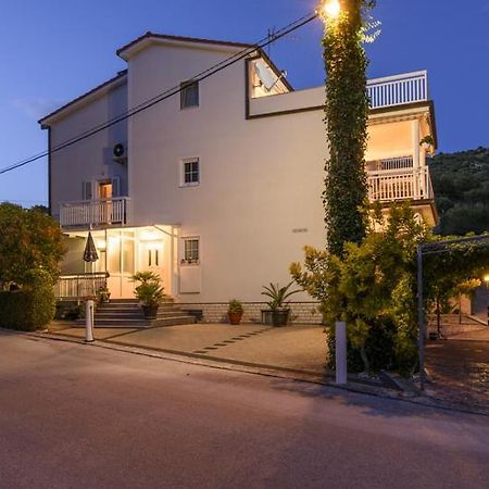 Apartments Luka - Trogir, Marina 150M From The Beach Εξωτερικό φωτογραφία