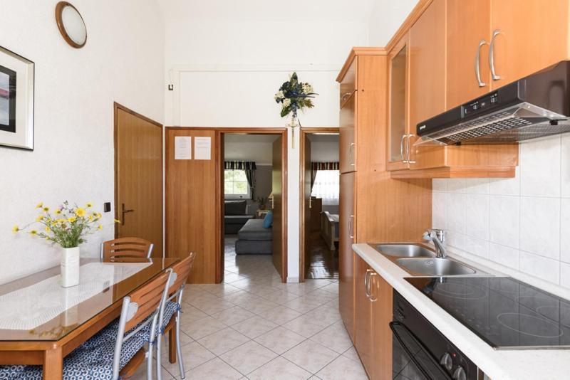 Apartments Luka - Trogir, Marina 150M From The Beach Εξωτερικό φωτογραφία