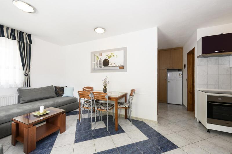 Apartments Luka - Trogir, Marina 150M From The Beach Εξωτερικό φωτογραφία